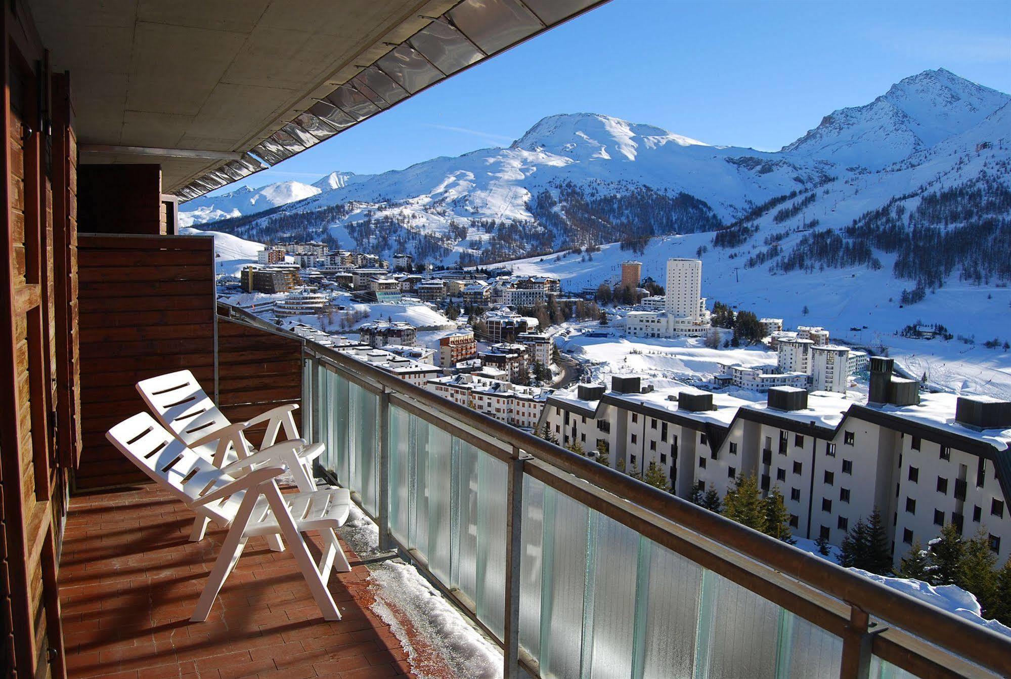 Palace 2 Residence Sestriere Exterior photo
